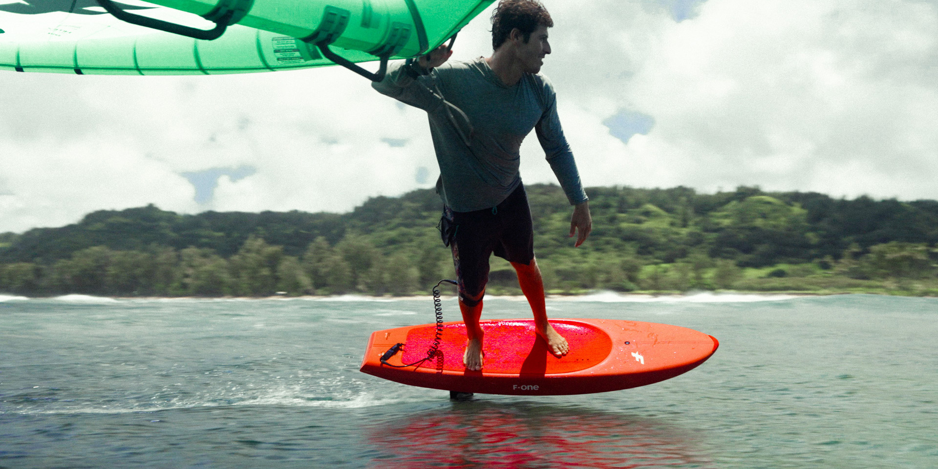 F-One Rocket Mid Length 2024 sur l'eau